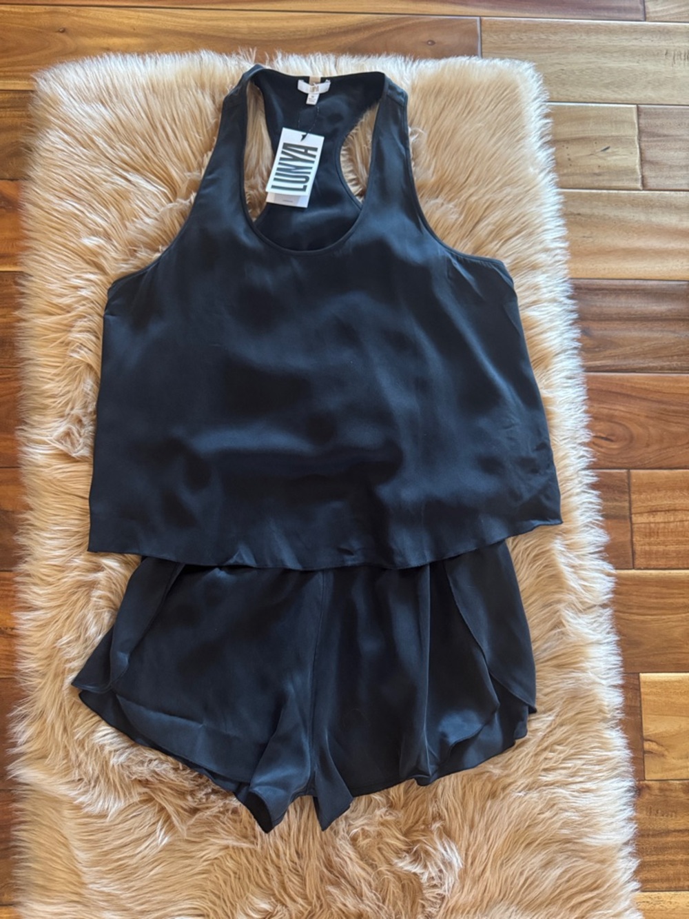 LUNYA NWT Washable Silk Tulip Back Short Set in Immersed Black Size Medium - Picture 5 of 14